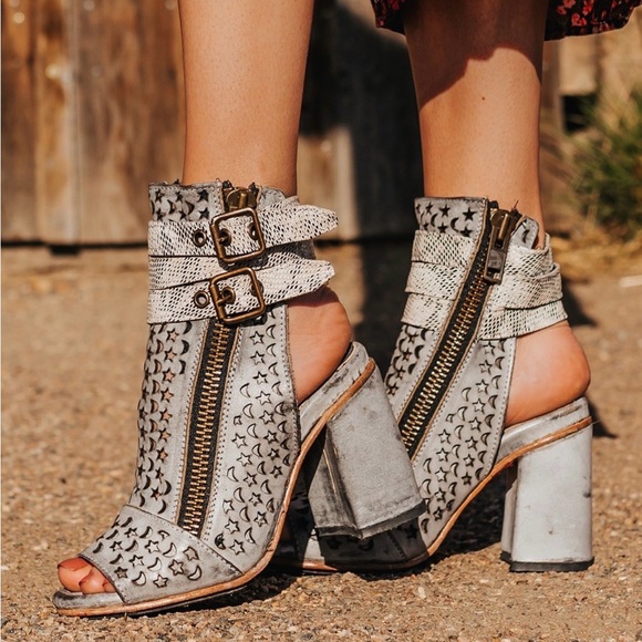 freebird Shoes - Freebird Teresa - Black Star-Cutout Heeled Sandals